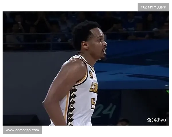 布朗的精彩表现如何助力广厦篮球逆转局势并带来胜利